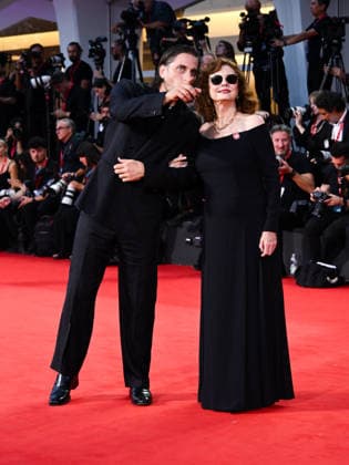 IPA88204486 - Venice, 83rd Venice International Film Festival 2026 - Night 5 - Red carpet for the film *The Eco Chamber*. Pictured: Susan Sarandon, Luca Marinelli  Copyright: xAlbertoxTerenghi PoolxPhotoxEvenx xPoolxPhotoxEventsx08x 88204486