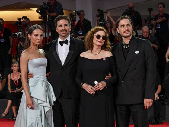 IPA88204582 - Venice, 83rd Venice International Film Festival 2026 - Night 5 - Red carpet for *THE ECHO CHAMBER* - Pictured: Alicia Vikander, Susan Sarandon, director Andrea Pallaoro, and Luca Marinelli  Copyright: xManuelexMangiarottix xPoolxPhotoxEventsx08x 88204582