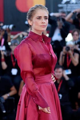 Greta Scarano at the premiere of the film *The Echo Chamber* at the 2023 Venice Biennale—the 83rd Venice International Film Festival—at the Palazzo del Cinema in Venice, September 6, 2026 Foto:xD.xBedrosianx xFuturexImagex chamber_6919