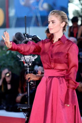Greta Scarano at the premiere of the film *The Echo Chamber* at the 2023 Venice Biennale—the 83rd Venice International Film Festival—at the Palazzo del Cinema in Venice, September 6, 2026 Foto:xD.xBedrosianx xFuturexImagex chamber_6922