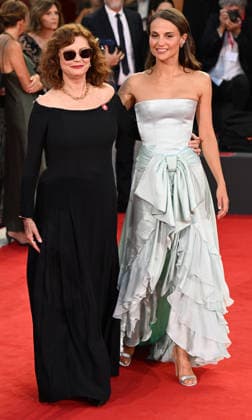 Celebrities walk the red carpet for the premiere of Echo Chamber at the 83rd Venice Film Festival Featuring: Susan Sarandon and Alicia Vikander Where: Venice, Italy When: 06 Sep 2026 Credit: Cover Images EDITORIAL USE ONLY. NOT FOR USE BY NEWSPAPERS BASED IN THE UK. Copyright: xx coverimg55988280