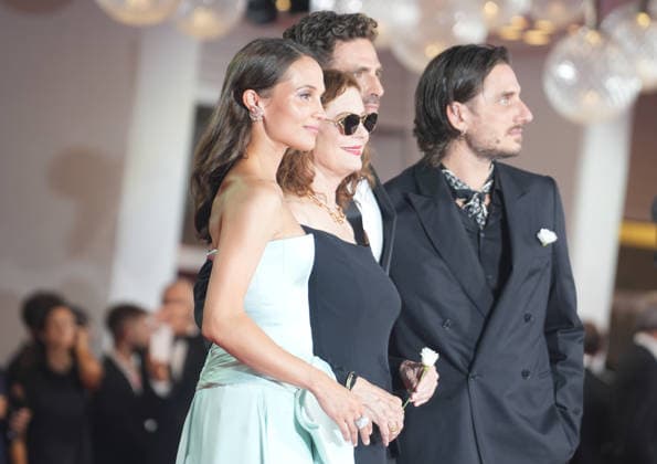 05 September Festival de Venise VENICE, ITALY - SEPTEMBER 06: Luca Marinelli, director Andrea Pallaoro, Susan Sarandon, Alicia Vikander attend the The Echo Chamber Screening during the 83rd Venice International Film Festival at Sala Grande on September 06, 2026 in Venice, Italy. Photo: Laurent Lairys. . venise  Copyright: xLaurentxLairysx