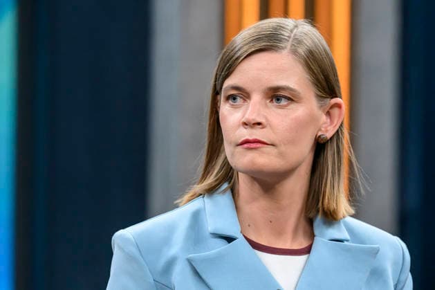 Pictured, from left: Vera Wolfskämpf, Saxony-Anhalt correspondent for RedaktionsNetzwerk Deutschland, GER, Berlin, studio, guest on Caren Miosga’s political talk show, TV, program, Das Erste, from Studio 20 in Berlin-Adlershof, topic: the results and consequences of the state election in Saxony-Anhalt, the AfD and the state election in Saxony-Anhalt, September 6, 2026, Copyright: HMBxMedia UwexKoch