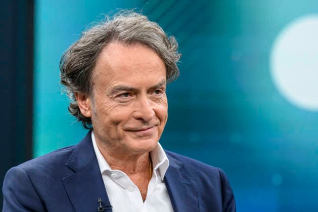 Pictured, from left: Giovanni di Lorenzo, editor-in-chief of *DIE ZEIT*, Germany, Berlin, studio, appearing as a guest on *Caren Miosga’s Polittalk*, TV show, *Das Erste*, broadcast from Studio 20 in Berlin-Adlershof; topic: the results and consequences of the state election in Saxony-Anhalt, The AfD and the state election in Saxony-Anhalt, September 6, 2026, Copyright: HMBxMedia UwexKoch