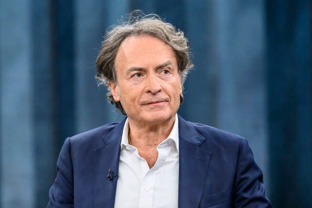 Pictured from left: Giovanni di Lorenzo, editor-in-chief of *DIE ZEIT*, Germany, Berlin, studio, guest on *Caren Miosga’s Polittalk*, TV show, *Das Erste*, broadcast from Studio 20 in Berlin-Adlershof; topic: the results and consequences of the state election in Saxony-Anhalt, The AfD and the state election in Saxony-Anhalt, September 6, 2026, Copyright: HMBxMedia UwexKoch