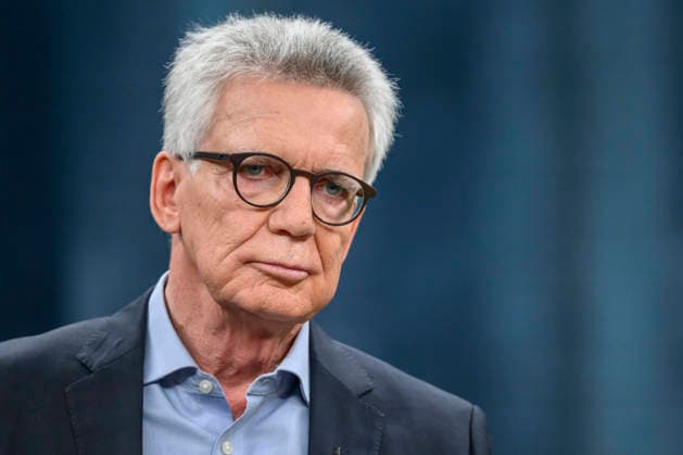 Pictured from left: Thomas de Maizière, CDU, former Federal Minister, Germany, Berlin, studio, guest on Caren Miosga’s political talk show, TV program, Das Erste, broadcast from Studio 20 in Berlin-Adlershof; topic: the results and consequences of the state election in Saxony-Anhalt, The AfD and the state election in Saxony-Anhalt, September 6, 2026, Copyright: HMBxMedia UwexKoch