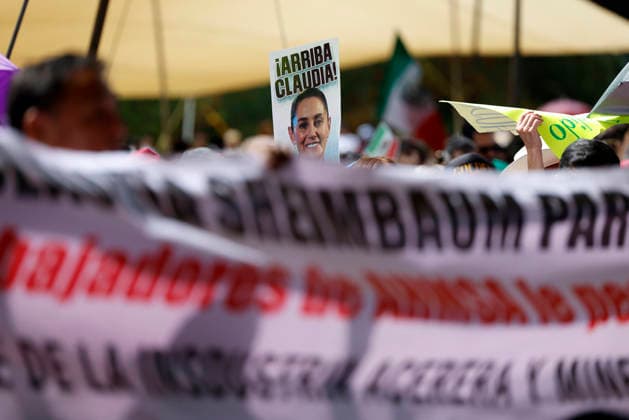 September 6, 2026, Saltillo, Coahuila, Mexico: Supporters of Mexican President Claudia Sheinbaum display signs of support during her second activity report at the Parque Las Maravillas Auditorium in Saltillo, Mexico. Saltillo Mexico - ZUMAo125 20260906_zip_o125_009 Copyright: xAntonioxOjedax