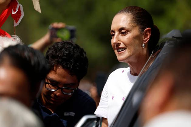 September 6, 2026, Saltillo, Coahuila, Mexico: Mexican President Claudia Sheinbaum poses for photos with supporters after delivering her second activity report at the Las Maravillas Park Auditorium. Saltillo Mexico - ZUMAo125 20260906_zip_o125_012 Copyright: xAntonioxOjedax