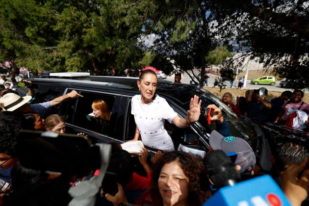 September 6, 2026, Saltillo, Coahuila, Mexico: Mexican President Claudia Sheinbaum speaks with supporters after delivering her second report on activities at the Las Maravillas Park Auditorium. Saltillo Mexico - ZUMAo125 20260906_zip_o125_020 Copyright: xAntonioxOjedax