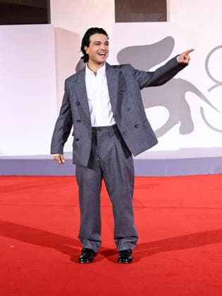 IPA88214676 - Venice, 83rd Venice International Film Festival 2026 - Night 5 - Red carpet filming in Italy. Pictured: Leo Gassmann  Copyright: xAlbertoxTerenghi PoolxPhotoxEvenx xPoolxPhotoxEventsx08x 88214676