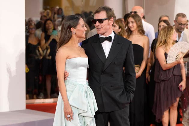 The echo chamber red carpet in Venice Lido - 06 Sep 2026 Michael Fassbender (l) and Alicia Vikander (r) attend the red carpet of movie The echo chamber during the 83rd Venice Film Festival at Palazzo del cinema. Venice Lido Italy Copyright: xMarioxCartellix xSOPAxImagesx _DSC9662