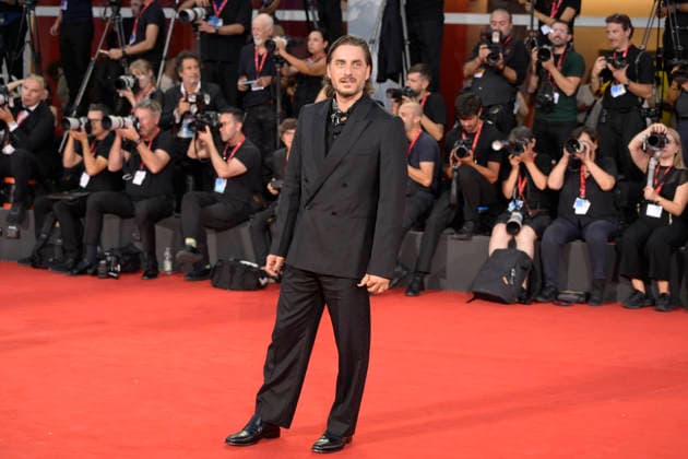 The echo chamber red carpet in Venice Lido - 06 Sep 2026 Luca Marinelli attends the red carpet of movie The echo chamber during the 83rd Venice Film Festival at Palazzo del cinema. Venice Lido Italy Copyright: xMarioxCartellix xSOPAxImagesx _DSC9718