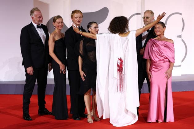 September 6, 2026, Venice, Italy: Cast and crew members THORBJORN HEDEGAARD, MARINA BOURAS, MAY EL-TOUKHY, MATHILDE ARCEL and CARSTEN BJORNLUND attend the Woman Unknown red carpet during the 83rd Venice International Film Festival at the Sala Grande in Venice. Venice Italy - ZUMAc179 20260906_zep_c179_051 Copyright: xMickaelxChavetx