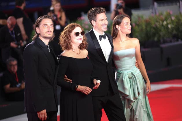 83rd Venice International Film Festival in Venice, Italy - 06 Sep 2026. Italian actor Luca Marinelli, American actress Susan Sarandon, Italian director Andrea Pallaoro, Swedish actress Alicia Vikander attend the red carpet of the film The Echo Chamber at the 83rd Venice International Film Festival at the Sala Grande. The Filming Italy Venice Award delegation, with 80 international and national guests, will also walk this carpet afterward. Venice Italy Copyright: xMarcoxBaradax xSOPAxImagesx 20260906_RED CARPET THE ECHO CHAMBER AND HOMBRE AL AGUA-1804