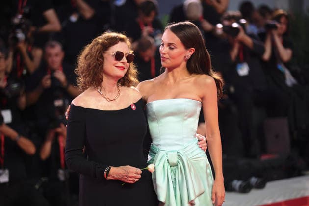 83rd Venice International Film Festival in Venice, Italy - 06 Sep 2026. American actress Susan Sarandon, Swedish actress Alicia Vikander attend the red carpet of the film The Echo Chamber at the 83rd Venice International Film Festival at the Sala Grande. The Filming Italy Venice Award delegation, with 80 international and national guests, will also walk this carpet afterward. Venice Italy Copyright: xMarcoxBaradax xSOPAxImagesx 20260906_RED CARPET THE ECHO CHAMBER AND HOMBRE AL AGUA-1850