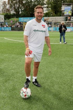 KICKEN MIT HERZ 2026 Johannes Oerding, Kicken mit Herz, the charity soccer match to benefit the pediatric ward at the UKE, at Hoheluft Stadium, Hamburg, September 6, 2026 Copyright: xEventpressxMPx