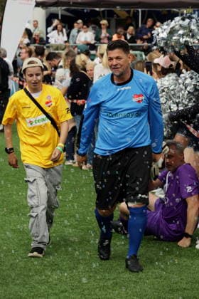 KICKEN MIT HERZ 2026 Tim Mälzer, Kicken mit Herz —the charity soccer match to benefit the UKE s pediatric ward—at Hoheluft Stadium, Hamburg, September 6, 2026 Copyright: xEventpressxMPx