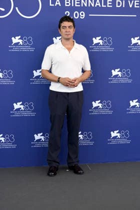 IPA88229939 - Venice, 83rd Venice International Film Festival 2026, Day 6 Film photocall: I figli della scimmia Pictured: Riccardo Scamarcio  Copyright: xAlbertoxTerenghi PoolxPhotoxEventsx08x xPoolxPhotoxEventsx08x 88229939
