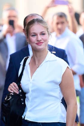 Princess Leonor Attends Her First Day at University Crown Princess Leonor attends First Day at University at Carlos III University on September 7, 2026 in Getafe, Spain Princess Leonor begins her university studies at Universidad Carlos III de Madrid, where she will study a degree in International Relations. Her arrival at university marks a new stage in her education following her studies at UWC Atlantic College in Wales and her military training at the General Military Academy in Zaragoza, the General Air Academy in San Javier and the Naval Military Academy in Marin. Photo by IMAGO MPG Getafe Carlos III University Madrid Spain  Copyright: xMPGx