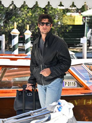 IPA88233495 - Venice, 83rd Venice International Film Festival 2026 - Day 6 - Arrivals at the Excelsior Hotel™s pier. Pictured: Louis Garrel  Copyright: xManuelexMangiarottix xPoolxPhotoxEventsx08x 88233495