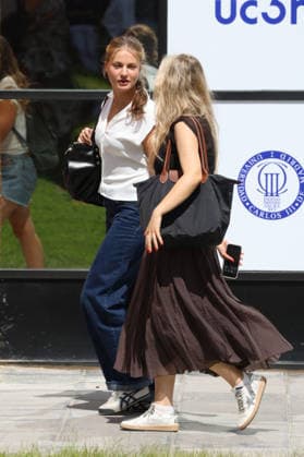 Princess Leonor finishes her first day of classes at Carlos III University in Madrid Princess Leonor leaves Carlos III University in Madrid after finishing her first day of classes, on September 7, 2026, in Getafe, Madrid, Spain PRINCESS LEONOR PRINCESS OF ASTURIAS CARLOS III UNIVERSITY OF MADRID STUDIES SEPTEMBER 7, 2026 Madrid Madrid Spain  Copyright: xJosexVelascox 7756139