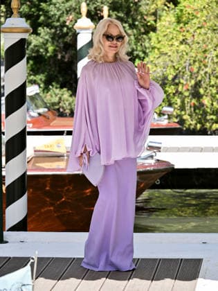 Venice Film Festival - Pamela Anderson Arrives At Excelsior Hotel Pier - Italy Pamela Anderson is seen at the Hotel Excelsior Venice Lido Pier during the 83rd Venice International Film Festival on September 07, 2026 in Venice, Italy. Photo by Simone ComiIPA ABACAPRESS.COM Venice Italy  Copyright: xComixSimone IPA ABACAx
