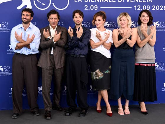 IPA88239804 - Venice, 83rd Venice International Film Festival 2026 Day 6 Photocall for *L™estranea* Pictured: Salvatore De Chirico, Adriano Giannini, Paolo Strippoli, Jasmine Trinca, Valeria Bruni Tedeschi, Romana Maggiora Vergano  Copyright: xAlbertoxTerenghix xPoolxPhotoxEventsx08x IPA88239804