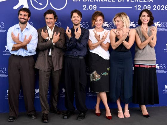 IPA88239802 - Venice, 83rd Venice International Film Festival 2026 - Day 6 - Photocall for *L™estranea* - Pictured: Salvatore De Chirico, Adriano Giannini, Paolo Strippoli, Jasmine Trinca, Valeria Bruni Tedeschi, Romana Maggiora Vergano  Copyright: xAlbertoxTerenghix xPoolxPhotoxEventsx08x IPA88239802