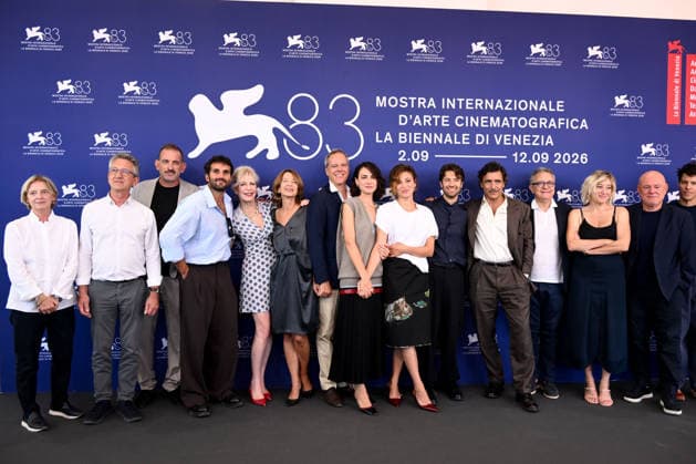 IPA88239801 - Venice, 83rd Venice International Film Festival 2026 - Day 6 - Photocall for *L™estranea* - Pictured: Adriano Giannini, Paolo Strippoli, Jasmine Trinca, Valeria Bruni Tedeschi, Romana Maggiora Vergano, cast  Copyright: xAlbertoxTerenghix xPoolxPhotoxEventsx08x IPA88239801