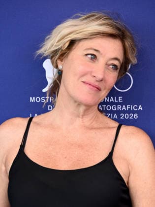IPA88239814 - Venice, 83rd Venice International Film Festival 2026 - Day 6 - Photocall for *L™estranea* - Pictured: Valeria Bruni Tedeschi  Copyright: xAlbertoxTerenghix xPoolxPhotoxEventsx08x IPA88239814