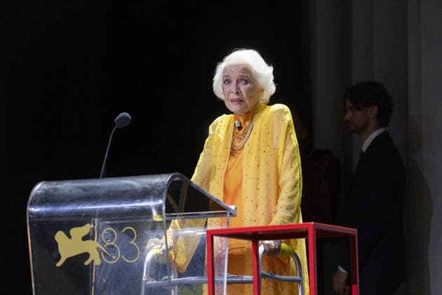 Ellen Burstyn Golden Lion For Lifetime Achievement 2026 Photocall - The 83rd Venice International Film Festival VENICE, ITALY - SEPTEMBER 07: Actress Ellen Burstyn reacts as she receives the Golden Lion for Lifetime Achievement during the 83rd International Venice Film Festival, on September 7, 2026 at Venice Lido. Primo Barol Anadolu Venice Italy. Editorial use only. Please get in touch for any other usage.  Copyright: x2026xAnadoluxPrimoxBarolx