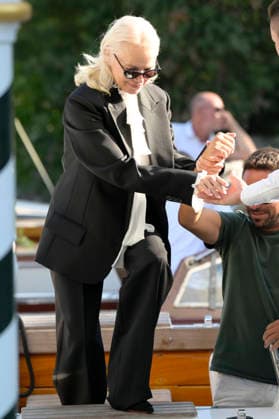 Pamela Anderson arriving at the pier of the Excelsior Hotel at the 2026 Venice Biennale, the 83rd Venice International Film Festival, Venice, September 7, 2026 Foto:xA.xM.xTinghinox xFuturexImagex anderson_6905
