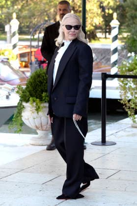 Pamela Anderson arriving at the pier of the Hotel Excelsior at the 2026 Venice Biennale, the 83rd Venice International Film Festival, Venice, September 7, 2026 Foto:xA.xM.xTinghinox xFuturexImagex anderson_6915