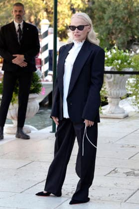 Pamela Anderson arriving at the pier of the Hotel Excelsior at the 2026 Venice Biennale, the 83rd Venice International Film Festival, Venice, September 7, 2026 Foto:xA.xM.xTinghinox xFuturexImagex anderson_6916