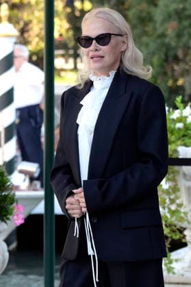 Pamela Anderson arriving at the pier of the Hotel Excelsior at the 2026 Venice Biennale, the 83rd Venice International Film Festival, Venice, September 7, 2026 Foto:xA.xM.xTinghinox xFuturexImagex anderson_6924