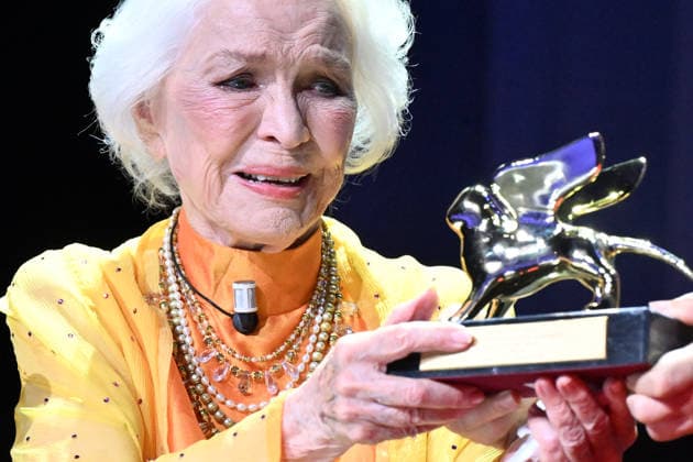 September 7, 2026, Venice, Italy: ELLEN BURSTYN receives the Golden Lion for Lifetime Achievement during the Golden Lion for Lifetime Achievement award ceremony at the 83rd Venice Film Festival. Venice. Venice Italy  - ZUMAa289 20260907_zia_a289_185 Copyright: xMariaxLauraxAntonellix xAgfx