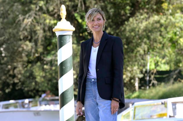 Anna Foglietta arriving at the pier of the Hotel Excelsior at the 2026 Venice Biennale 83rd Venice International Film Festival Venice, September 7, 2026 Foto:xA.xM.xTinghinox xFuturexImagex foglietta_6905