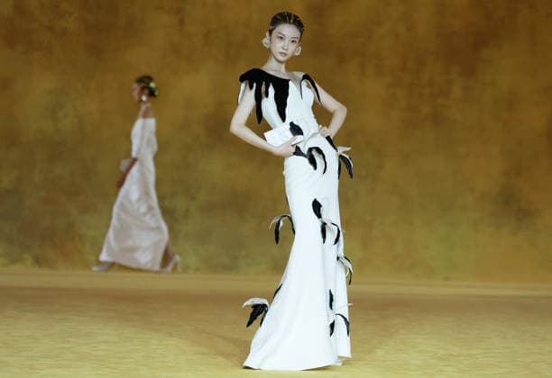 (260907) -- BEIJING, Sept. 7, 2026 -- A model presents a creation as part of the latest Haute Couture collection by Chinese designer Laurence Xu during the opening ceremony of SS2027 Beijing Fashion Week in Beijing, capital of China, Sept. 7, 2026. SS2027 Beijing Fashion Week kicked off on Monday. ) CHINA-BEIJING-SS2027 BEIJING FASHION WEEK-LAURENCE XU (CN) GaoxJing 