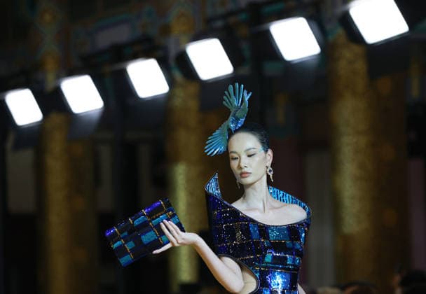 (260907) -- BEIJING, Sept. 7, 2026 -- A model presents a creation as part of the latest Haute Couture collection by Chinese designer Laurence Xu during the opening ceremony of SS2027 Beijing Fashion Week in Beijing, capital of China, Sept. 7, 2026. SS2027 Beijing Fashion Week kicked off on Monday. ) CHINA-BEIJING-SS2027 BEIJING FASHION WEEK-LAURENCE XU (CN) GaoxJing 
