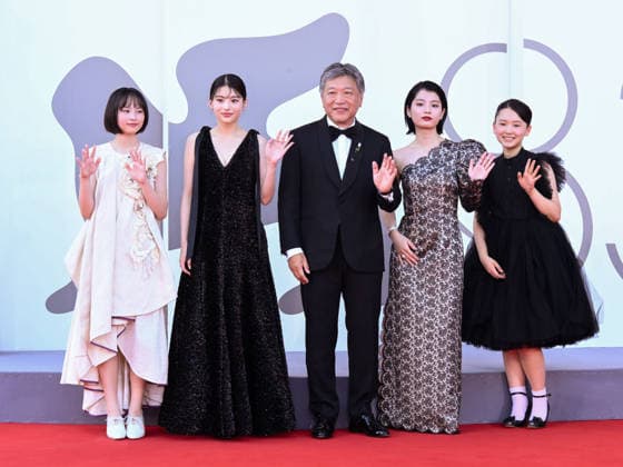 IPA88243247 - Venice, 83rd Venice International Film Festival 2026 - Night 6 - Red Carpet for the film LOOK BACK - Pictured: Furi Nanase, Natsuki Deguchi, Hirokazu Koreeda, Aju Makita, Rokka Okada  Copyright: xAlbertoxTerenghix xPoolxPhotoxEventsx08x IPA88243247