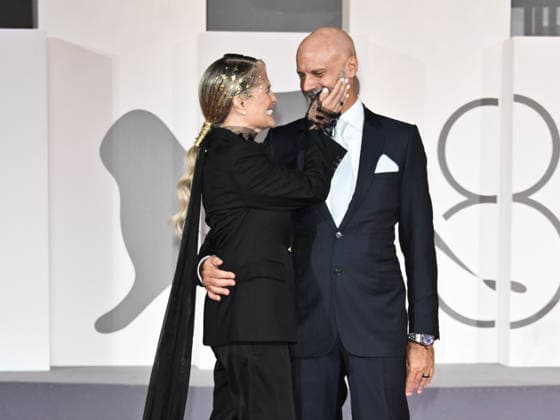 IPA88249289 - Venice, 83rd Venice International Film Festival 2026 - Night 6. Red Carpet: Diva and Woman. Pictured: Heather Parisi and her husband, Umberto Maria Anzolin  Copyright: xSimonexComix xPoolxPhotoxEventsx08x IPA88249289
