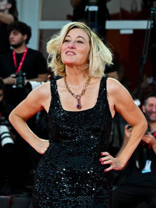 IPA88248040 - Venice, 83rd Venice International Film Festival 2026 - Night 6 - Red carpet for the film *L estranea* - Pictured: Valeria Bruni Tedeschi  Copyright: xManuelexMangiarottix xPoolxPhotoxEventsx08x IPA88248040