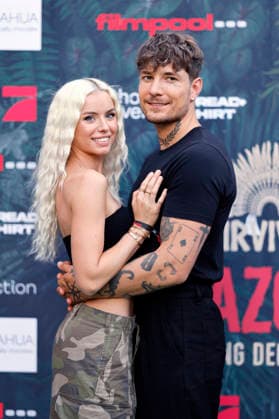 Influencer Kim Schiele, her sister Kim, and her partner, fitness influencer Willi Banner (Willi Willwohl), on the green carpet at the premiere of the JOYN series *Surviving Amazonas* at the Bootshaus in Cologne, Cologne, September 7, 2026, North Rhine-Westphalia, Germany Copyright: xChristophxHardtx