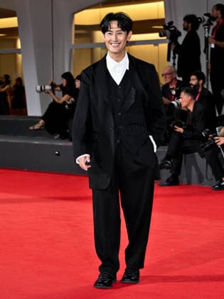 IPA88254630 - Venice, 83rd Venice International Film Festival 2026 - Night 6. Red Carpet for the film *ARRESTED MEMORY*. Pictured: Daisuke Tsukahara  Copyright: xSimonexComix xPoolxPhotoxEventsx08x IPA88254630