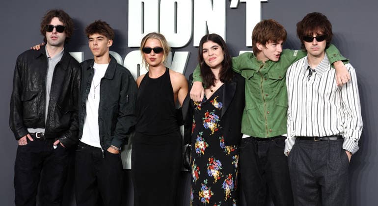 Oasis: Don t Look Back In Anger UK Premiere at Cineworld Leicester Square in London - 07 Sep 2026 Lennon Gallagher, Donovan Gallagher, Anais Gallagher, Molly Gallagher, Sonny Gallagher and Gene Gallagher attend the Oasis: Don t Look Back In Anger UK Premiere at Cineworld Leicester Square. London United Kingdom Copyright: xFredxDuvalx xSOPAxImagesx FD_Oasis_102