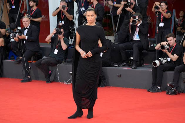 L estranea red carpet in Venice Lido - 07 Sep 2026 Irina Shayk attends the red carpet of movie L estranea during the 83rd Venice Film Festival at Palazzo del Cinema. Venice Lido Italy Copyright: xMarioxCartellix xSOPAxImagesx _DSC0679
