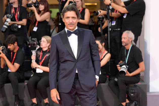 L estranea red carpet in Venice Lido - 07 Sep 2026 Adriano Giannini attends the red carpet of movie L estranea during the 83rd Venice Film Festival at Palazzo del Cinema. Venice Lido Italy Copyright: xMarioxCartellix xSOPAxImagesx _DSC0833