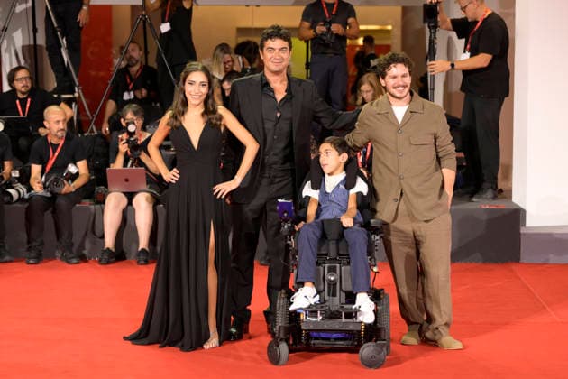 September 7, 2026, Venice Lido, Italy: Riccardo Scamarcio (l), Andrea Aggio (c) and Tommaso Landucci (r) attend the red carpet of movie I Figli della scimmia during the 83rd Venice Film Festival at Palazzo del Cinema. Venice Lido Italy - ZUMAs197 20260907_aaa_s197_243 Copyright: xMarioxCartellix