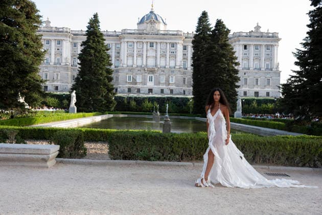 September 7, 2026, Madrid, Spain: A model parades with MadModa design during OMODA and Fashion Week Madrid in Madrid Jardines de Sabatini in Madrid. 7 of September of 2026 Spain Madrid Spain - ZUMAs197 20260907_aaa_s197_396 Copyright: xAtilanoxGarciax