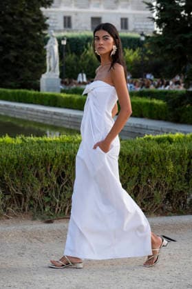 September 7, 2026, Madrid, Spain: A model parades with MadModa design during OMODA and Fashion Week Madrid in Madrid Jardines de Sabatini in Madrid. 7 of September of 2026 Spain Madrid Spain - ZUMAs197 20260907_aaa_s197_406 Copyright: xAtilanoxGarciax